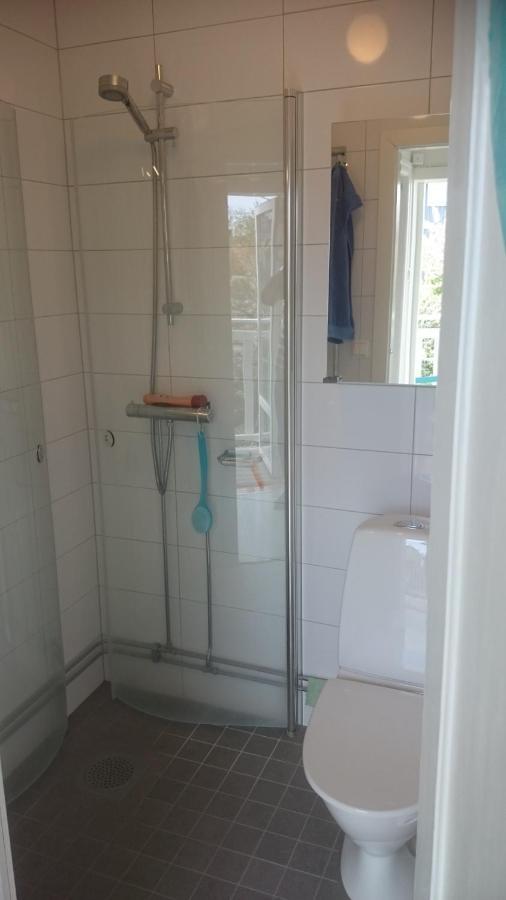 Ljust Boende, Egen Ingang Och Traedgard I Centrum Varberg Dış mekan fotoğraf